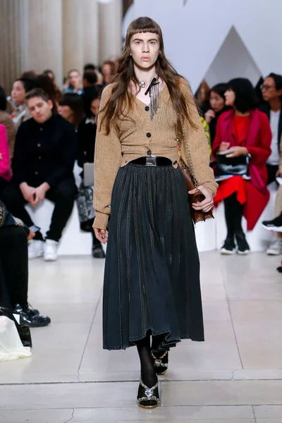 Look 33